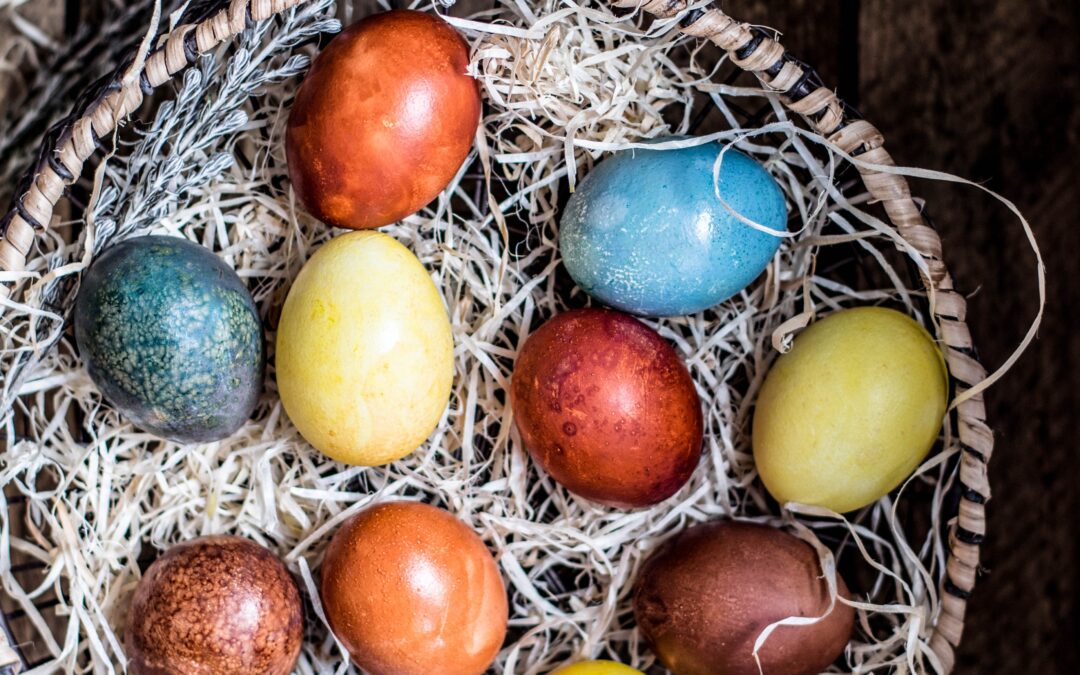 Naturalne farbowanie jajek